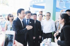 省委常委、市委書記張琦在海博會展區視察